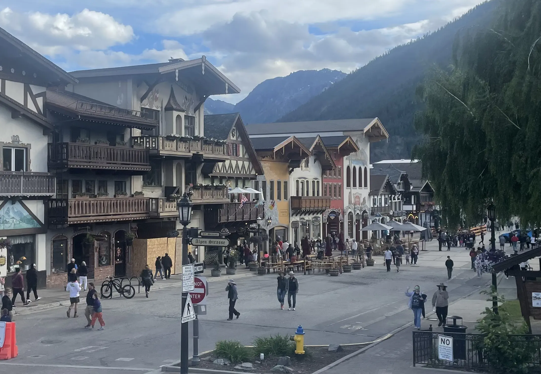 Leavenworth with autumn colors and mountains